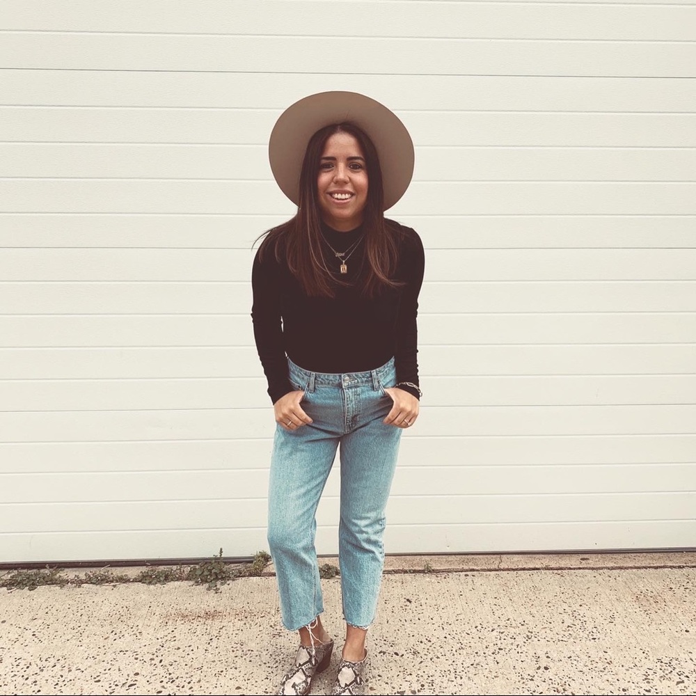 Meet your Posher, Brina